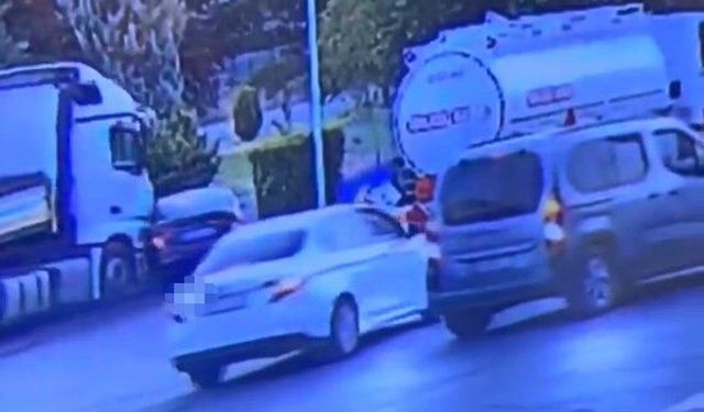 TIRIN ÇARPTIĞI OTOMOBİL SÜRÜKLENDİ