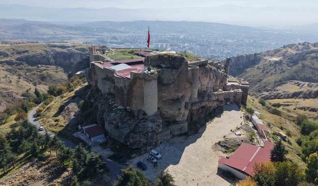 940 YILLIK CAMİ RESTORASYONUN ARDINDAN İBADETE AÇILDI