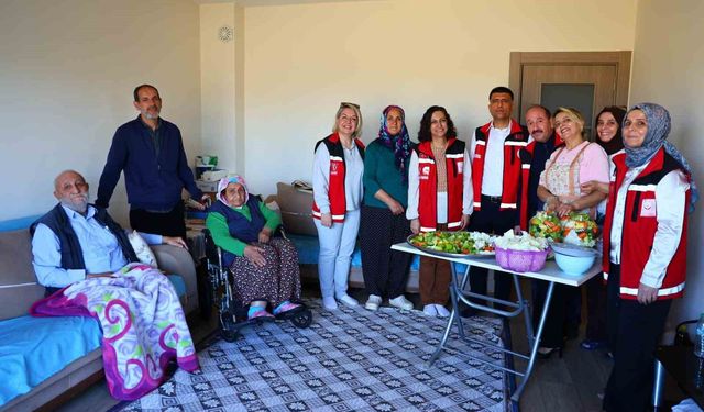 YAŞLI ÇİFT UNUTULMADI