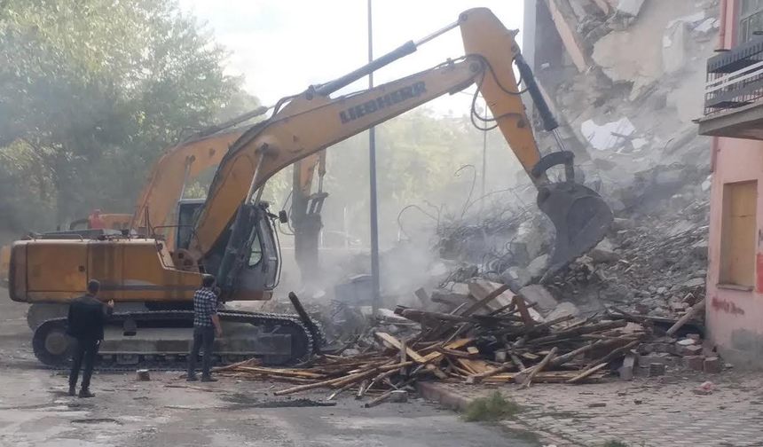 İŞTE DEPREMLERİN ELAZIĞ’DA AÇTIĞI YARA!  