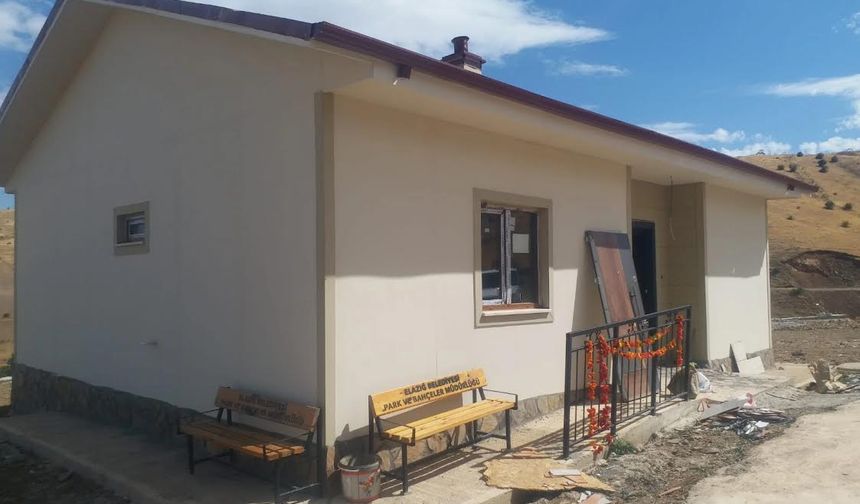 ELAZIĞ’IN ELEKTRİKSİZ, SUSUZ KÖY KONUTLARI!