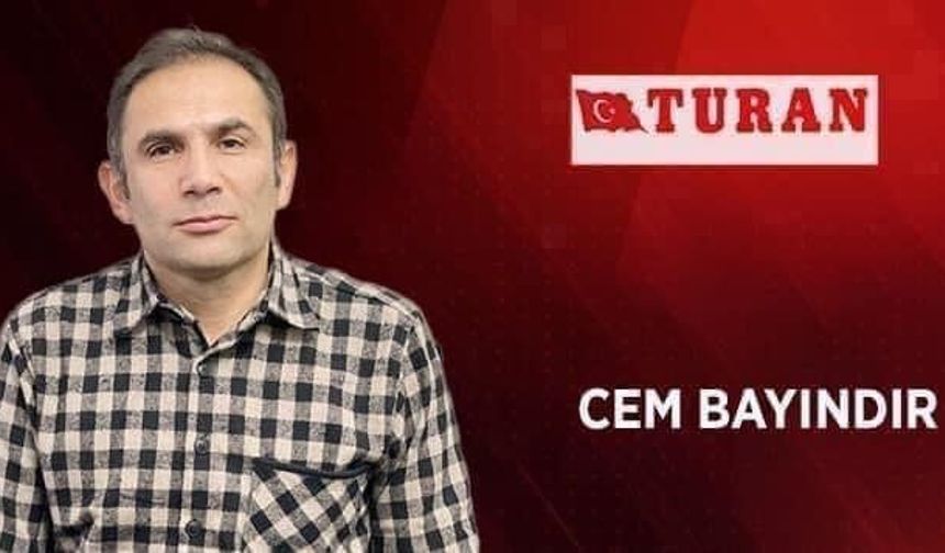 SARA HATUNUN KUBBESİNİN ALTINDA