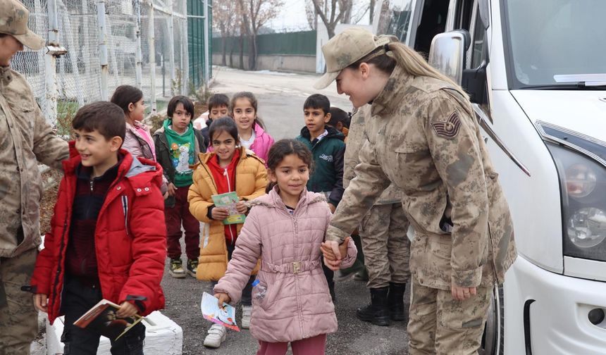 ‘BENİMLE BENİM İÇİN OKU’