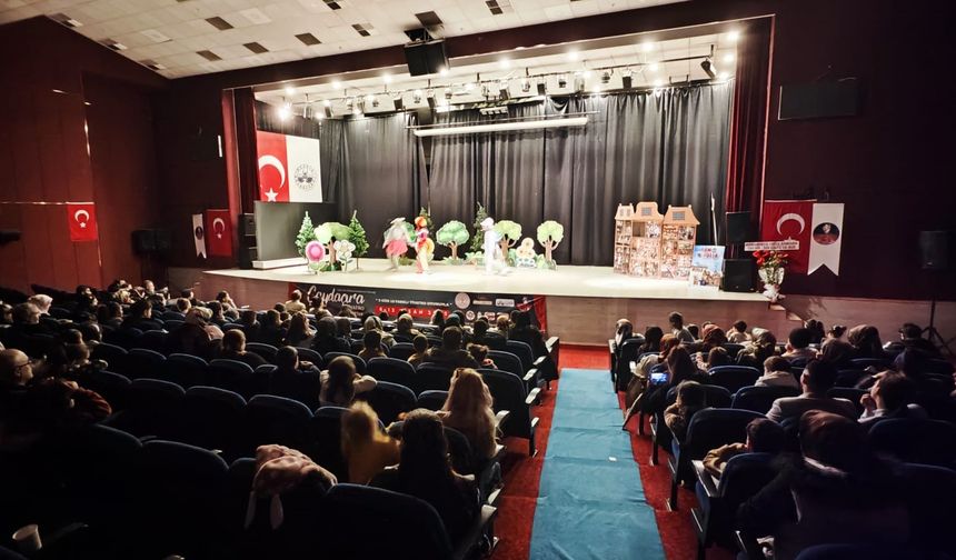 TİYATRO FESTİVALİ YOĞUN İLGİ GÖRDÜ