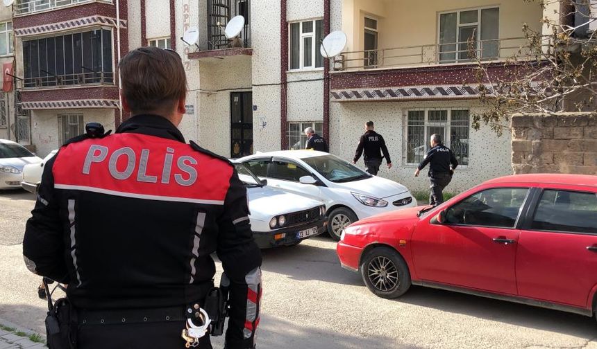 KENDİSİNDEN HABER ALINAMAYAN ŞAHIS EVİNDE ÖLÜ BULUNDU