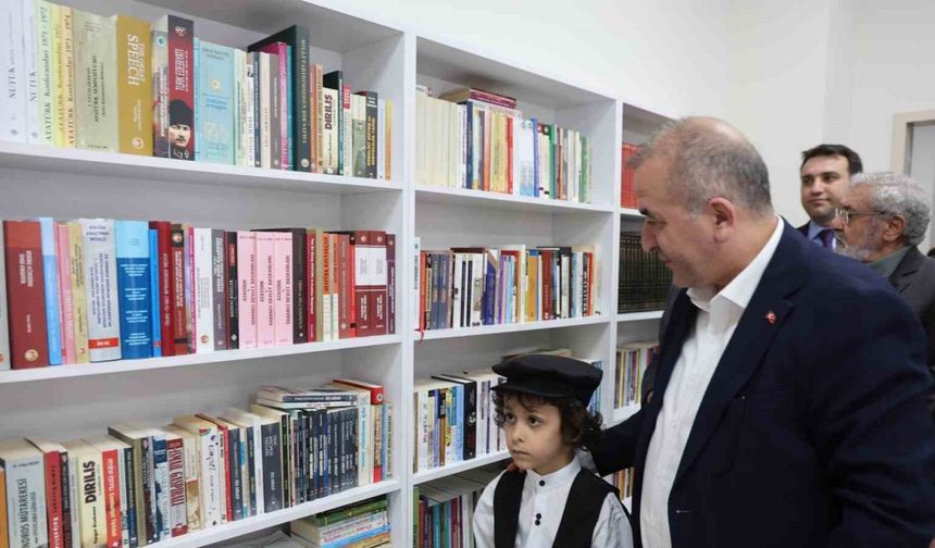 ELAZIĞ’DA ŞEHİT ÖĞRETMEN ADNAN BAYDİLİ’NİN ADI KÜTÜPHANEYE VERİLDİ