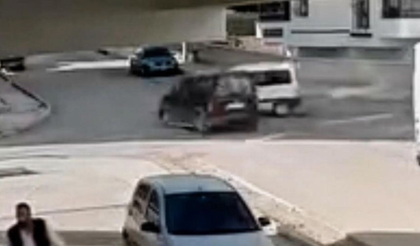 HAFİF TİCARİ ARAÇLAR ÇARPIŞTI
