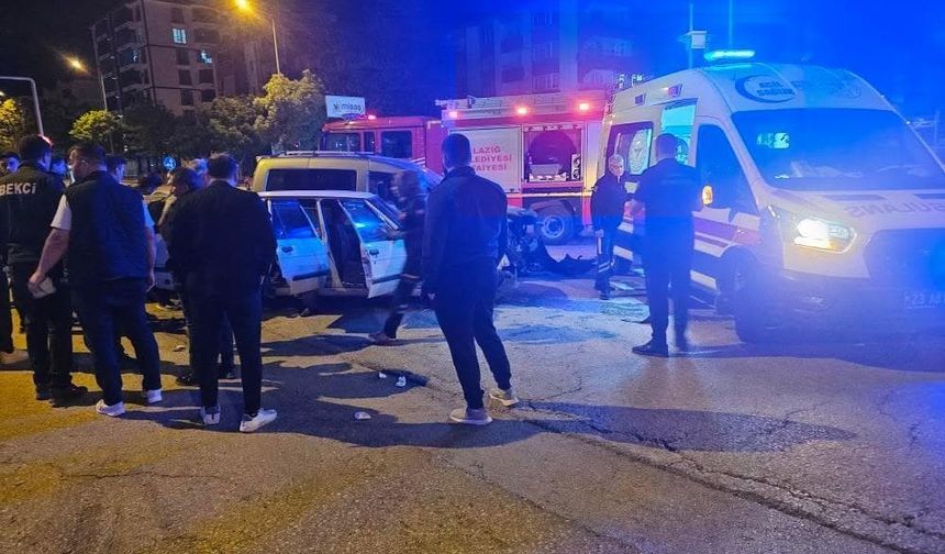 TRAFİK KAZASI: 3 YARALI