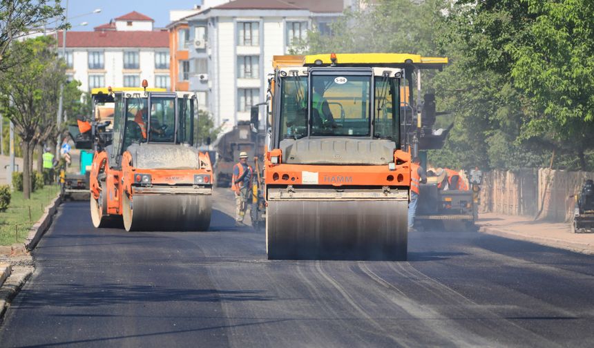 ASFALT YENİLEME ÇALIŞMALARI SÜRÜYOR