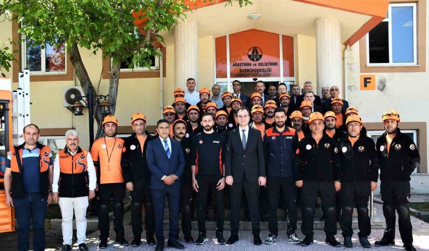 ELAZIĞ’DA SIRADIŞI İSİMLİ AFET EKİBİ: KARAKURTLAR