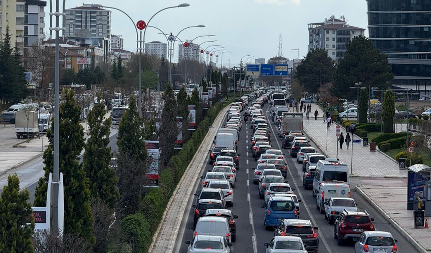 SÖZLER VAR, İCRAAT YOK
