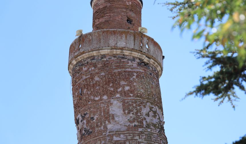 PİSA KULESİNDEN DAHA EĞRİ MİNARE HARPUT'TA...