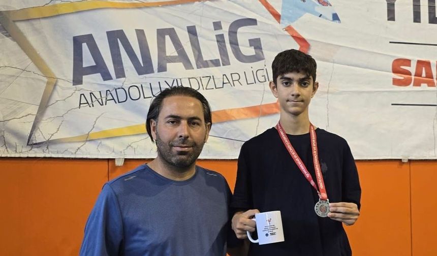 ELAZIĞLI SPORCUDAN KARETE TÜRKİYE İKİNCİLİĞİ