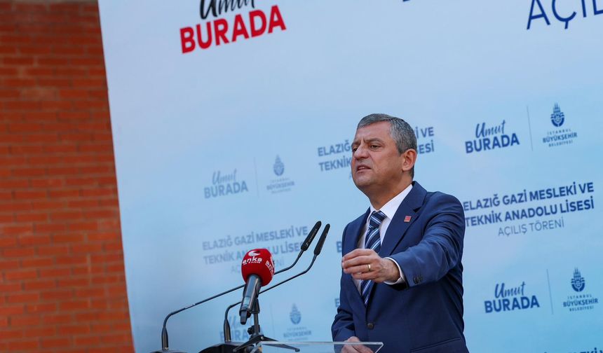 CHP GENEL BAŞKANI ÖZEL’DEN ELAZIĞ’DA GÜRSEL EROL’A ÖVGÜ DOLU SÖZLER