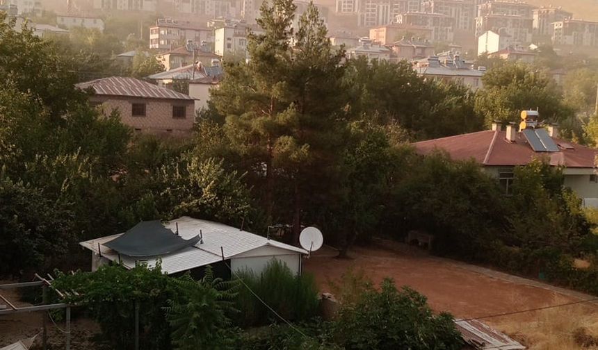 ŞİDDETLİ FIRTINA ETKİLİ OLDU