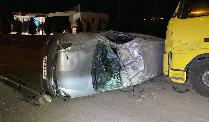 TRAFİK KAZASI: 1'İ AĞIR 3 YARALI