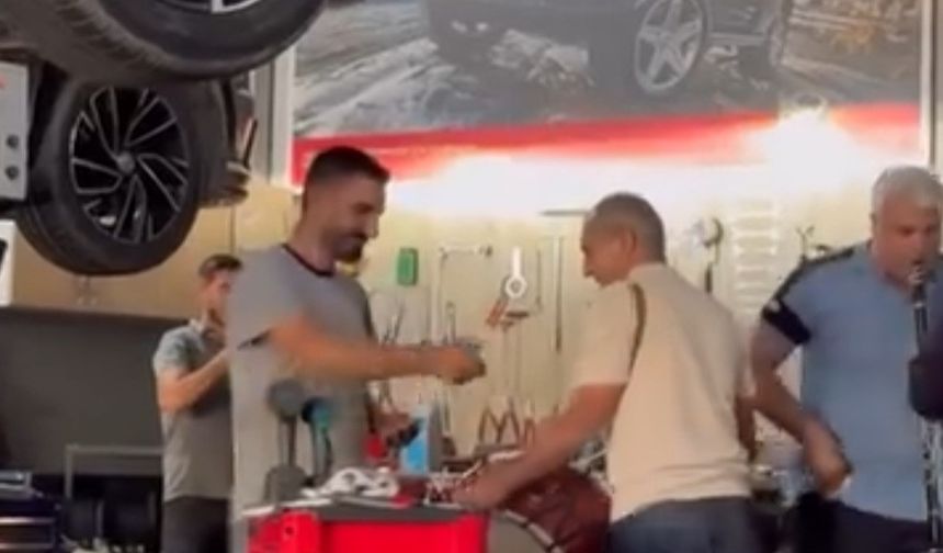 DAVUL ZURNA İLE ARACINI TESLİM ALDI