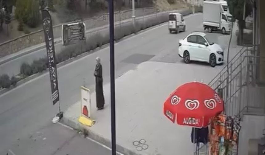 YAN YATAN ARAÇ KAMERADA