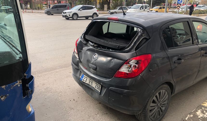 TRAFİK KAZASI: 2 YARALI