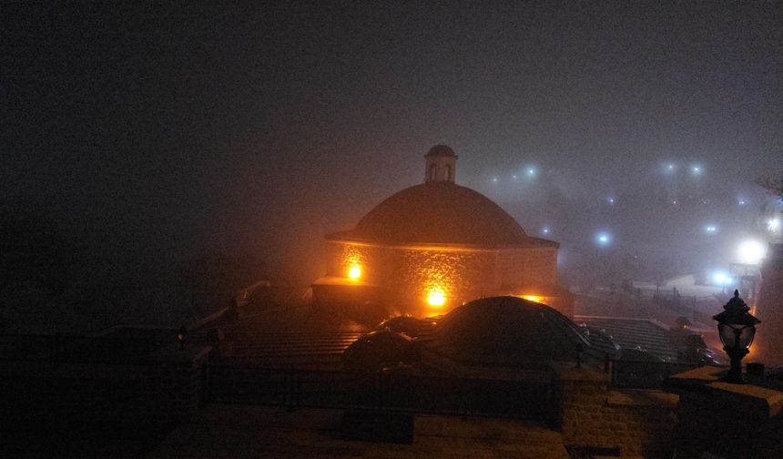 YOĞUN SİS ETKİSİNİ SÜRDÜRÜYOR