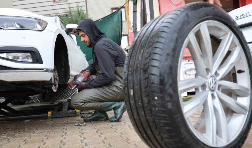LASTİKÇİLERDE YOĞUNLUK