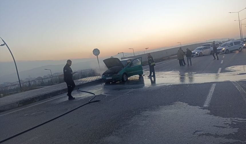 SEYİR HALİNDEKİ ARAÇ ALEV ALDI