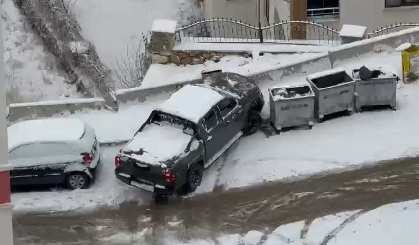 KAYAN ARAÇLAR KAMERAYA TAKILDI