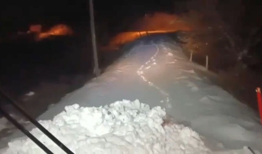 67 KÖY YOLUNU AÇMA ÇALIŞMALARI DEVAM EDİYOR