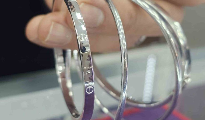 ALTIN BİLEZİK YERİNE GÜMÜŞ BİLEZİK