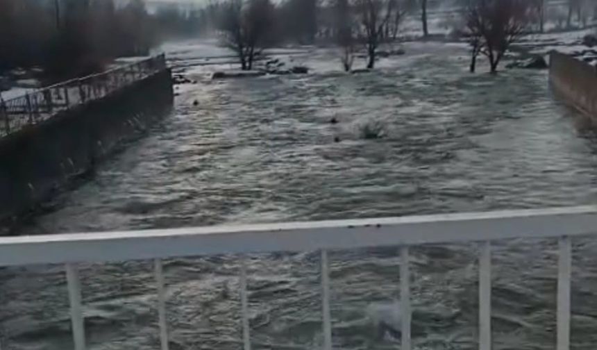 KAR SULARI ERİDİ, DERELER COŞTU