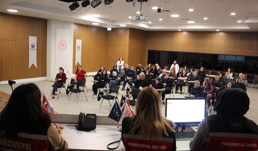 KORUYUCU AİLE HİZMET MODELİ SAĞLIK ÇALIŞANLARINA TANITILDI