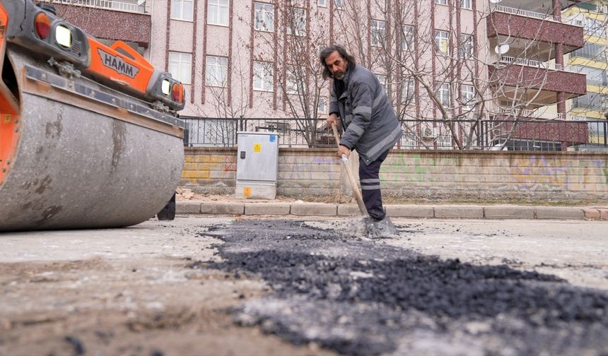 ASFALT YAMA UYGULAMASI SÜRÜYOR