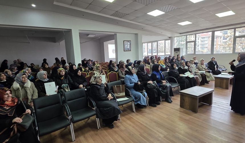 KUR'AN KURSLARININ EĞİTİM FAALİYETLERİ DEĞERLENDİRİLDİ