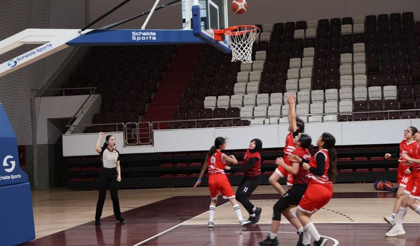 BASKETBOL BÖLGE ŞAMPİYONASI SONA ERDİ