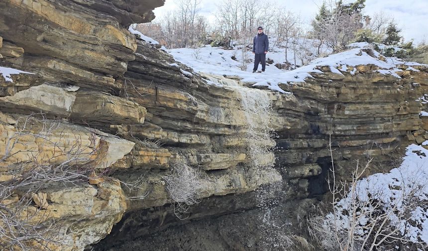 DOĞAL ŞELALER OLUŞTU