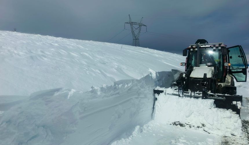 KAPALI KÖY YOLLARI ULAŞIMA AÇILDI
