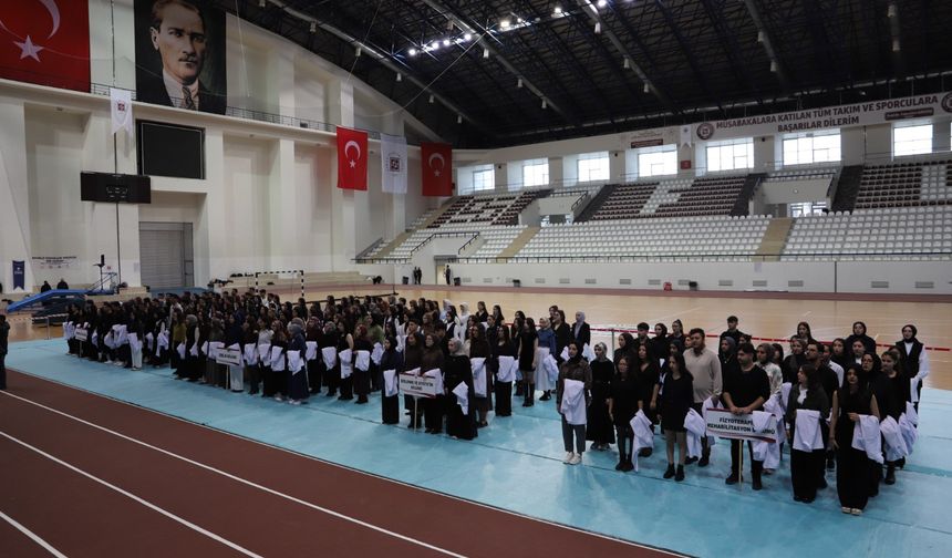 FIRAT ÜNİVERSİTESİ SAĞLIK BİLİMLERİ FAKÜLTESİNDE BEYAZ ÖNLÜK HEYECANI