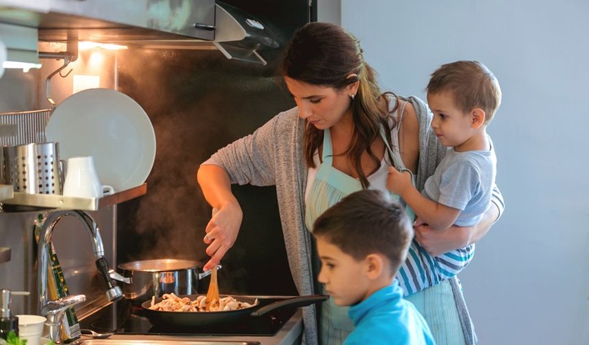 EV KADINLARINA EMEKLİLİK YOLU AÇILIYOR