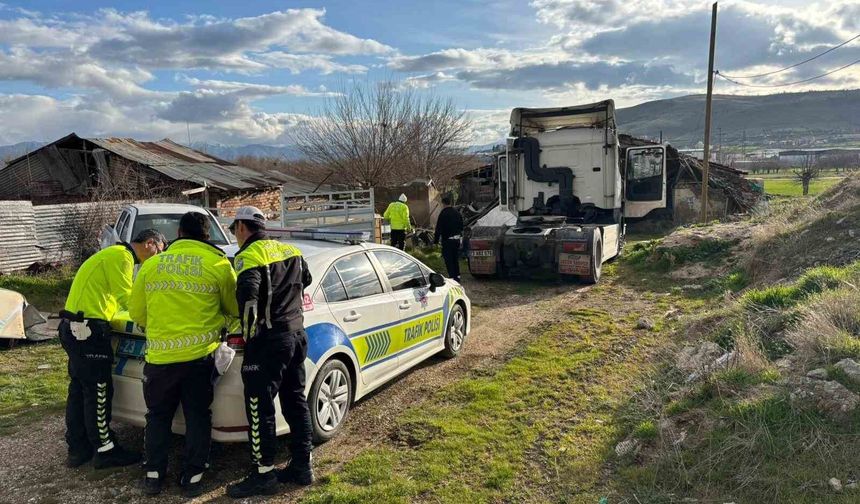 'DUR' İHTARINA UYMAYAN ALKOLLÜ SÜRÜCÜYE 450 BİN LİRA CEZA