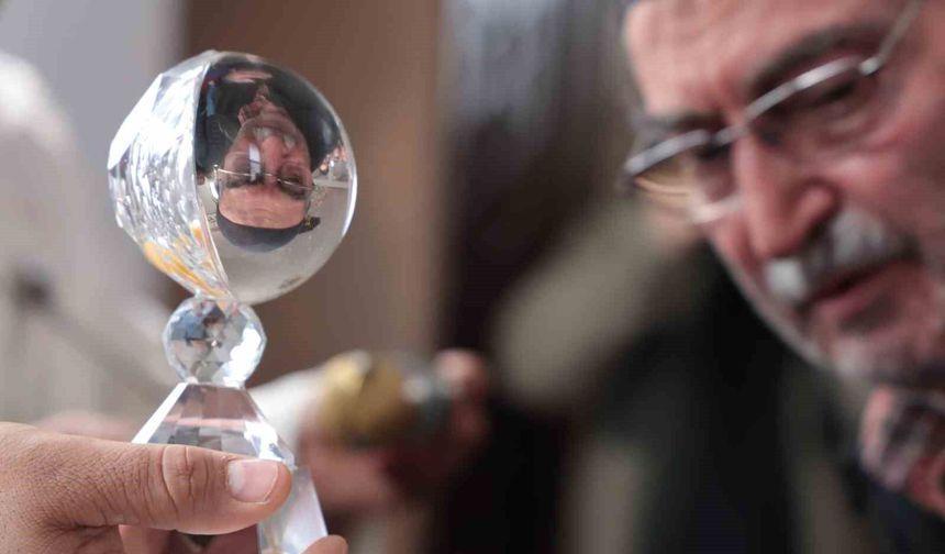 ELAZIĞ'DA SAKAL-I ŞERİF VE HIRKA-İ ŞERİF ZİYARETE AÇILDI