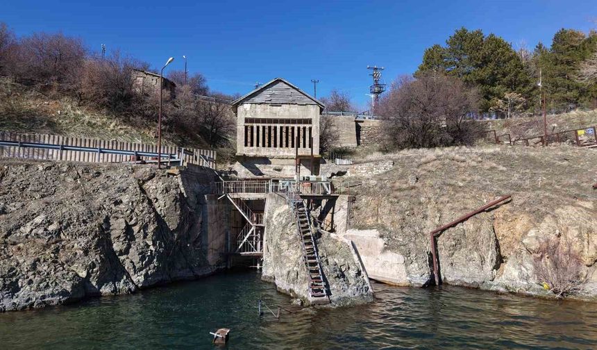 ELAZIĞ'IN İLK HİDROELEKTRİK SANTRALİ HAZAR GÖLÜ'NÜN KURTULUŞU OLABİLİR