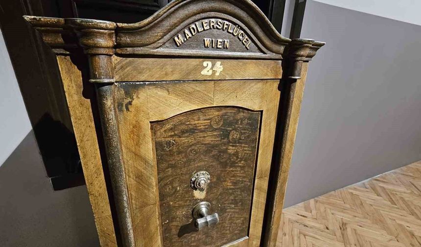 TARİHİ KASA GEÇMİŞİN İZLERİNİ TAŞIYOR