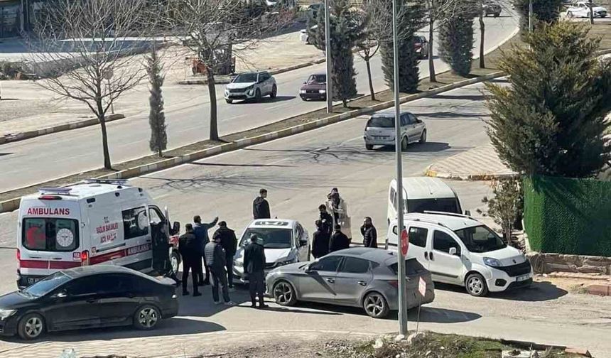 TRAFİK KAZASI: 1 YARALI