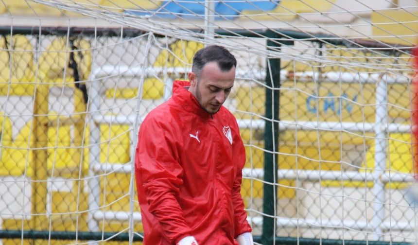 ELAZIĞSPOR'DA FURKAN KÖSE KALESİNDE GÜVEN VERİYOR