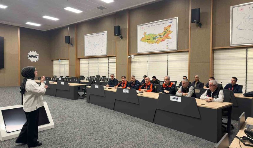 AFAD PERSONELİNE İŞARET DİLİ EĞİTİMİ