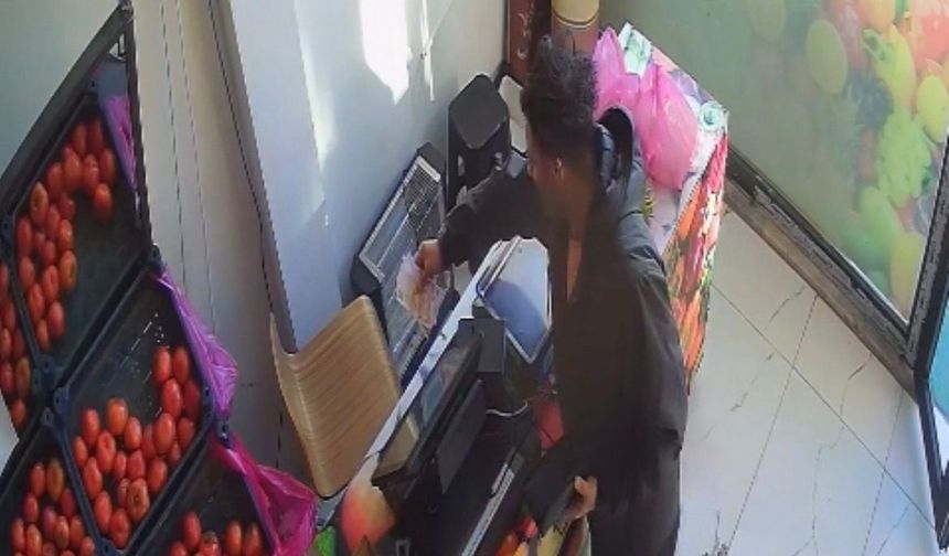 ALIŞVERİŞİNİ YAPTI PARAYI BIRAKTI GİTTİ