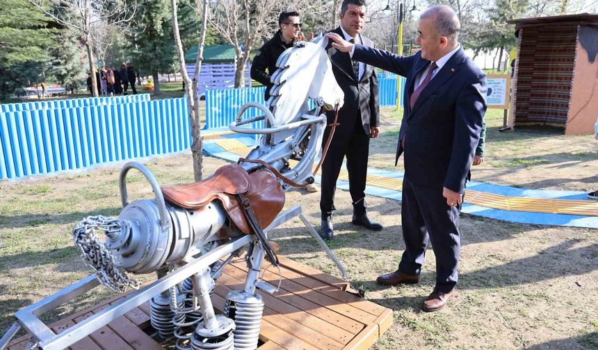 ELAZIĞ HİPODROMU'NDA 'İLERİ DÖNÜŞÜM ODAKLI DUYU BÜTÜNLEME KAMPÜSÜ' AÇILDI