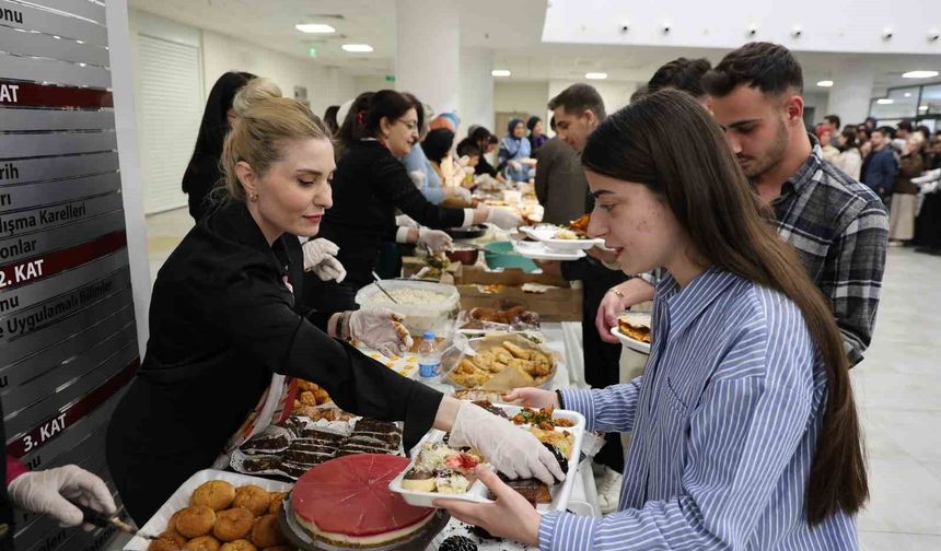 FÜ'DE SINAV ÖNCESİ ÖĞRENCİLERE İKRAM