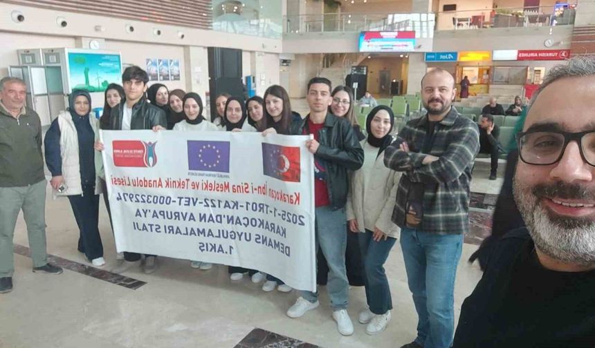 ÖĞRENCİLER AVRUPA STAJINI SÜRDÜRÜYOR