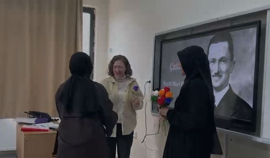 ÖĞRETMENLERİNE ANLAMLI HEDİYE